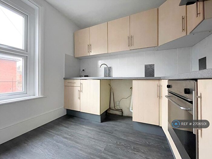 2 Bedroom Flat To Rent In Victoria Road North, Southsea, PO5