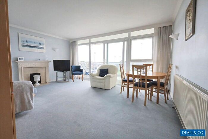 2 Bedroom Flat For Sale In Cromwell Road, Hove, East Sussex, BN3