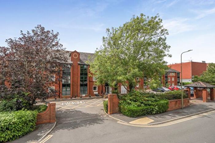 1 Bedroom Apartment For Sale In Spiceball Park Road, Banbury, OX16