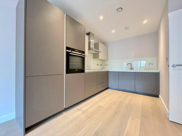 1 Bedroom Flat To Rent In Blackfriars Road, London, SE1