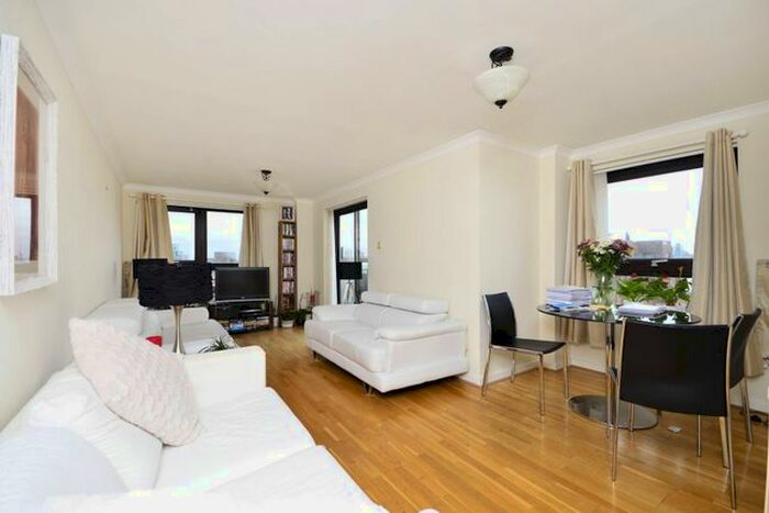 2 Bedroom Flat To Rent In The Highway, Wapping, London, E1W
