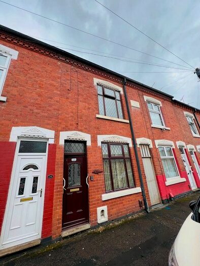 2 Bedroom Terraced House To Rent In Moorgate Street, Leicester, LE4