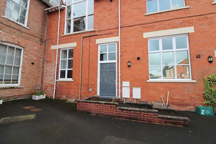 2 Bedroom Flat To Rent In Lonsdale House, Bridgwater, TA6
