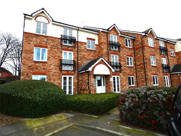 2 Bedroom Apartment To Rent In Swinnow Close, Leeds, LS13