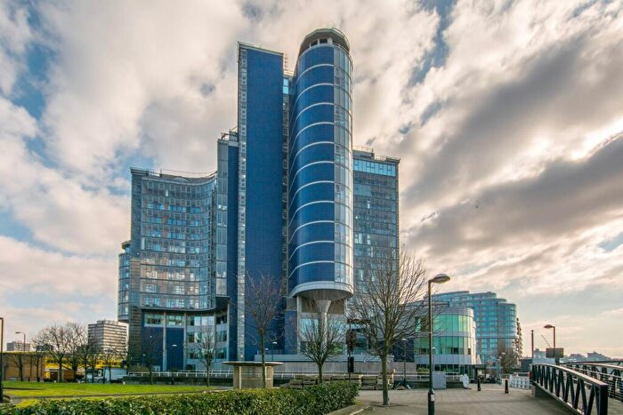 2 Bedroom Flat To Rent In Falcon Wharf, Lombard Road, Battersea, London, SW11