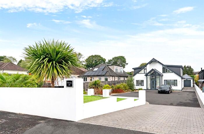 5 Bedroom Detached House For Sale In Albert Road, Corfe Mullen, Wimborne, Dorset, BH21