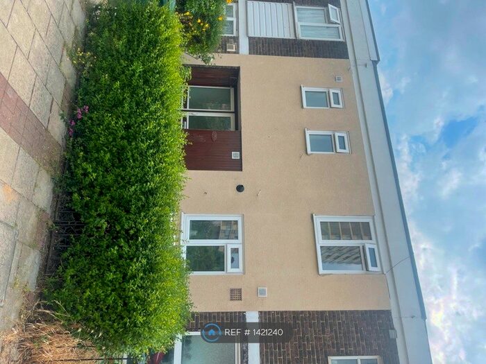 3 Bedroom Terraced House To Rent In Leather Gardens, London, E15