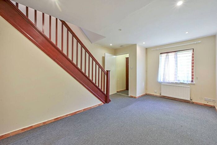 2 Bedroom Property To Rent In Borrodaile Road, Earlsfield, London, SW18