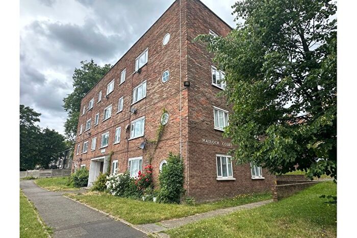 4 Bedroom Flat To Rent In Matlock Close, Denmark Hill, SE5