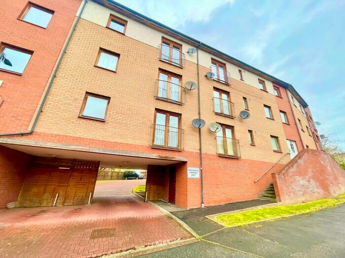 2 Bedroom Flat To Rent In Cathcart Road, Rutherglen, G73