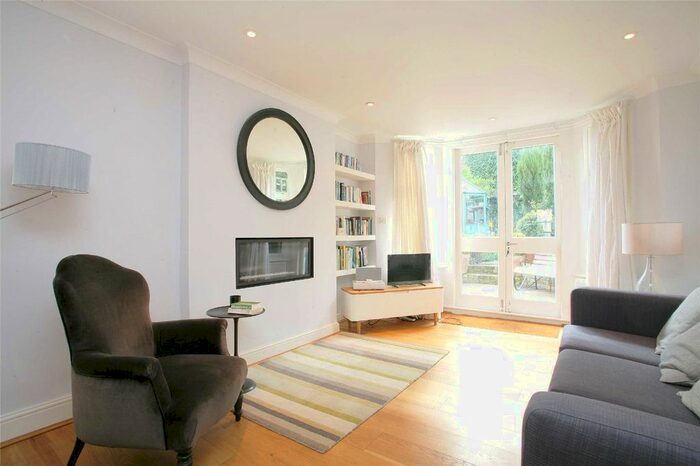 1 Bedroom Flat To Rent In Abbeville Road, Clapham, London, SW4