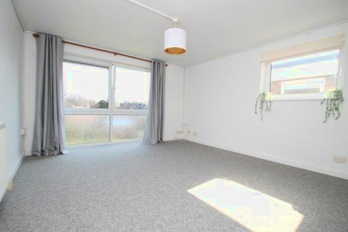 1 Bedroom Flat To Rent In Park Road, Beckenham, BR3