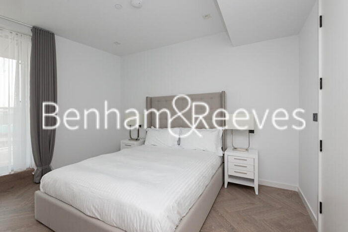 2 Bedroom Apartment To Rent In Circus Road, London, SW11