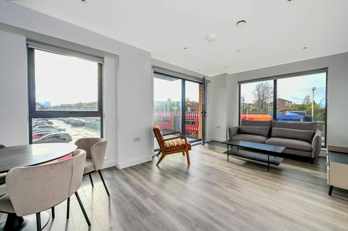 2 Bedroom Flat To Rent In The Mint, Guildford, GU1