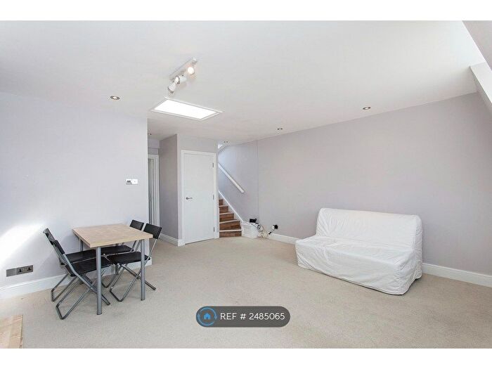 1 Bedroom Flat To Rent In Winchester Street, London, SW1V