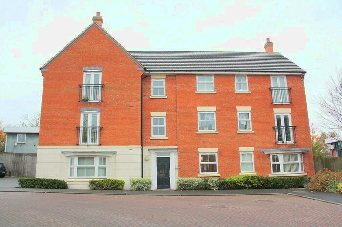 2 Bedroom Flat To Rent In Pitchcombe Close, Redditch, Worcestershire, B98