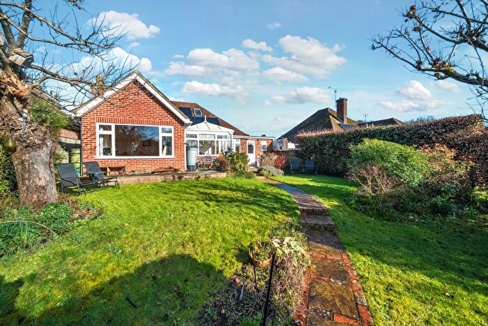 3 Bedroom Bungalow For Sale In Orchard Close, Tilehurst, Reading, Berkshire, RG31