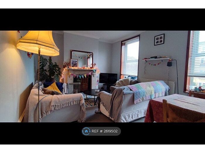 4 Bedroom Flat To Rent In Tollington Park, London, N4