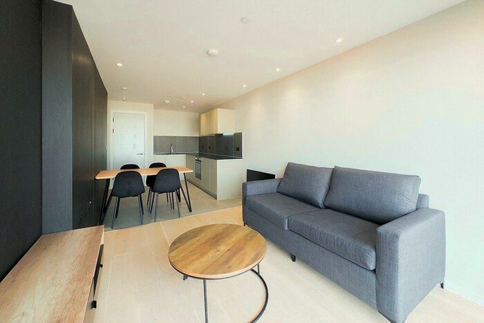 1 Bedroom Apartment To Rent In Spinners Way, Manchester, M15