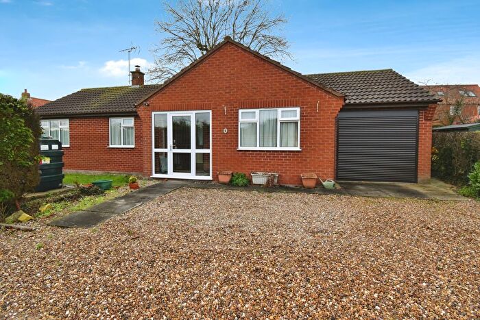 2 Bedroom Detached Bungalow For Sale In Clay Lane, Carlton-Le-Moorland, LN5