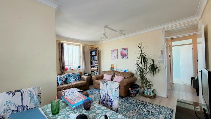 2 Bedroom Flat To Rent In Puteaux House, Mace Street, Bethnal Green, London, E2