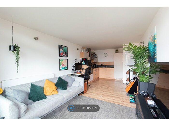 1 Bedroom Flat To Rent In Holly Court, London, SE10
