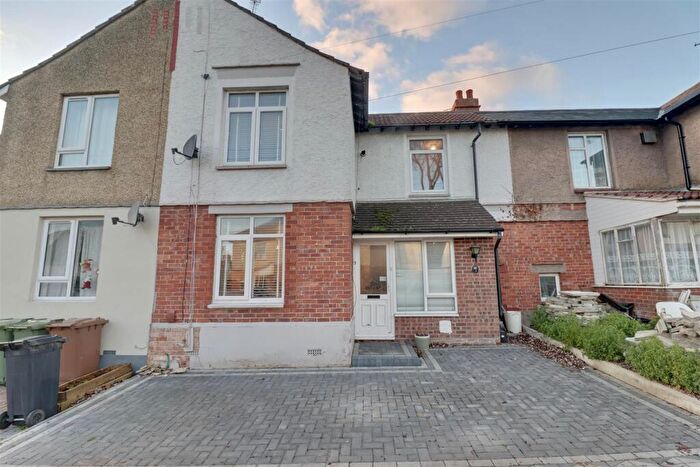 3 Bedroom House For Sale In Fourth Avenue, Portsmouth, PO6