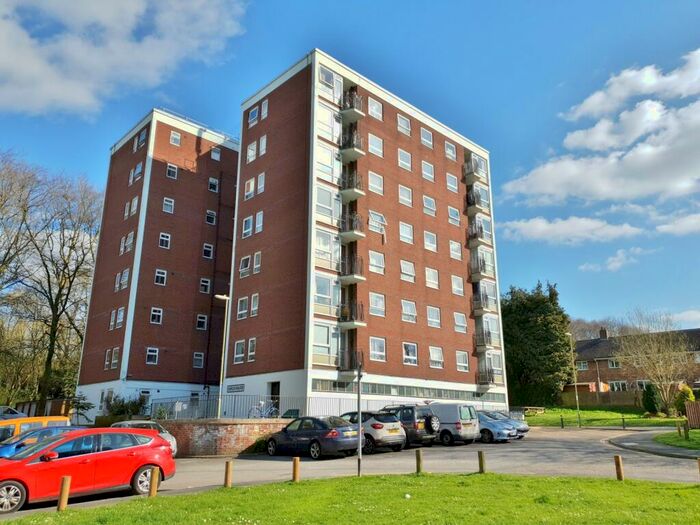 2 Bedroom Flat To Rent In Winnall, SO23