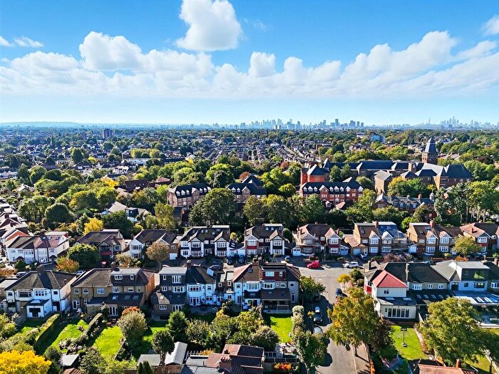 5 Bedroom Semi-Detached House For Sale In Lancaster Ave, South Woodford, E18