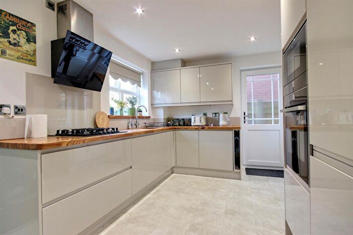 3 Bedroom Detached House For Sale In Badgers Wood, Cottingham, HU16