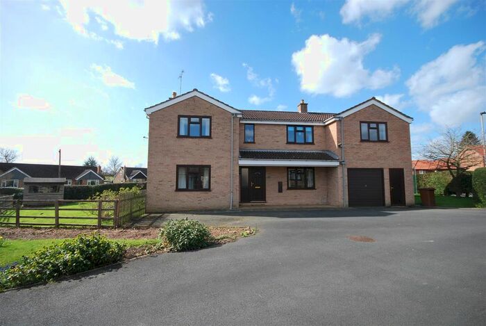 5 Bedroom Detached House For Sale In Eastway Close, Kirkbymoorside, York, YO62