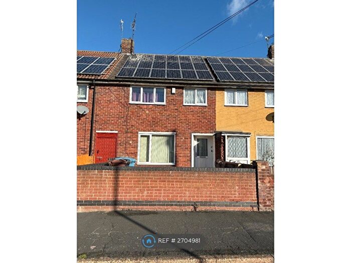 3 Bedroom Terraced House To Rent In Chelmer Road, Hull, HU8