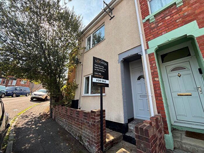 2 Bedroom Terraced House To Rent In Swindon Road, Swindon, SN1