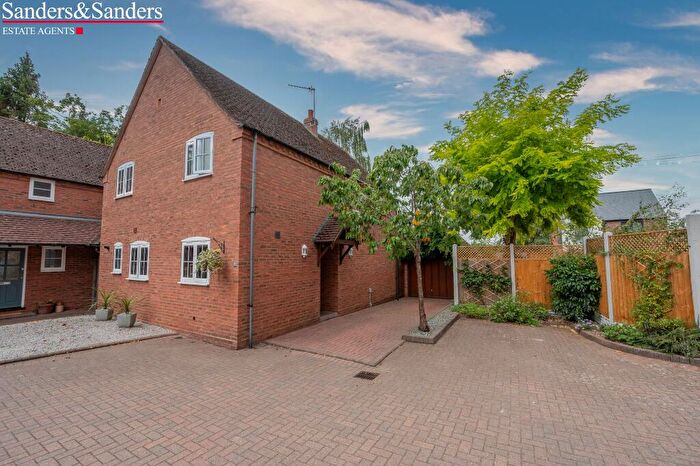 4 Bedroom Link Detached House For Sale In The Farriers, High Street, Broom, Alcester, B50