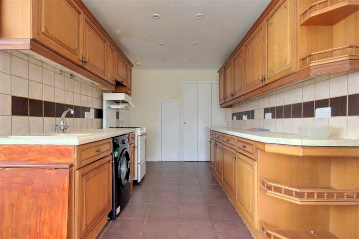 3 Bedroom Semi-Detached House To Rent In Park Road, Enfield, EN3