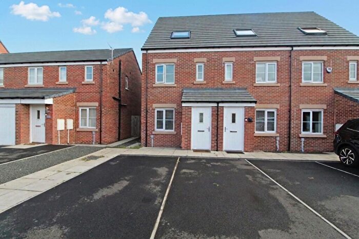 3 Bedroom End Of Terrace House For Sale In Emblehope Grove, Blyth, NE24