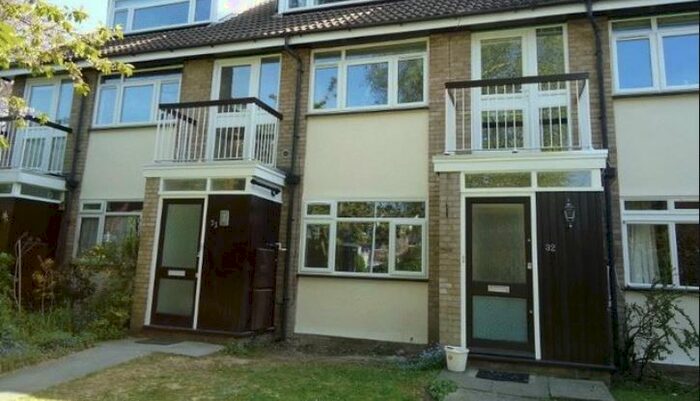 1 Bedroom Flat To Rent In Claire Court, Westfield Park, Pinner HA5