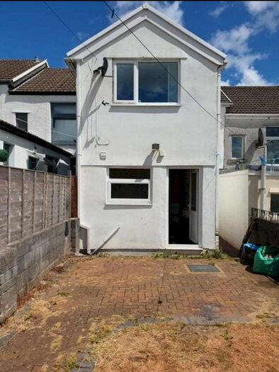 3 Bedroom Property To Rent In Brynglas Street, Penydarren, Merthyr Tydfil, CF47