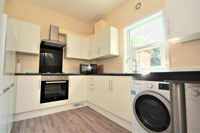 5 Bedroom Terraced House To Rent In Playfair Road, Southsea, PO5