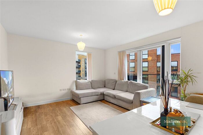 2 Bedroom Flat To Rent In Handley Page Road, Barking, IG11