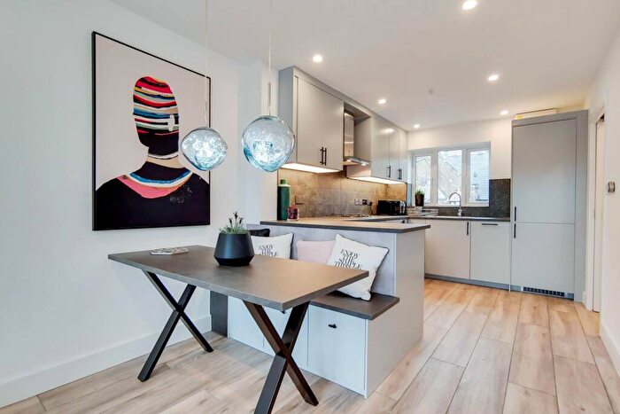 3 Bedroom Terraced House For Sale In Wellington Terrace, Wapping, London, E1W