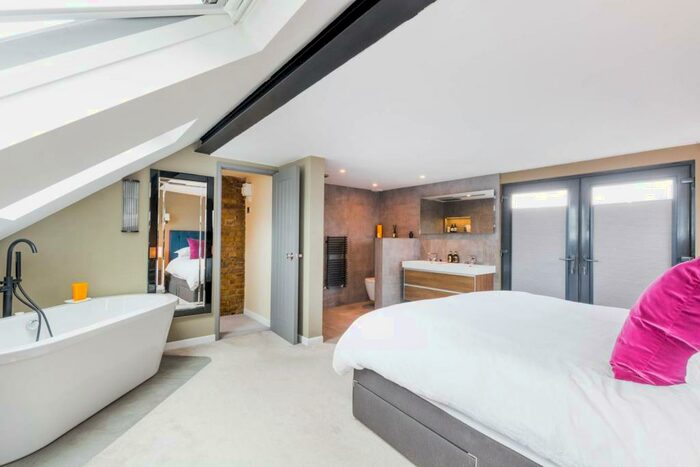 3 Bedroom End Of Terrace House To Rent In Henniker Gardens, Upton Park, London, E6