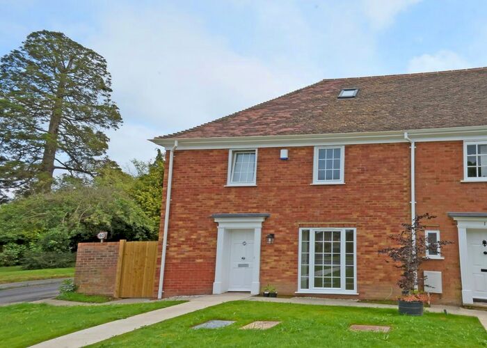 3 Bedroom Mews To Rent In Tenterden, Kent, TN30