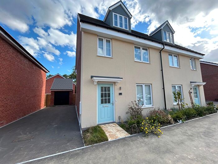 4 Bedroom Semi-Detached House To Rent In Ashington Way, Houghton Regis, Dunstable, LU5