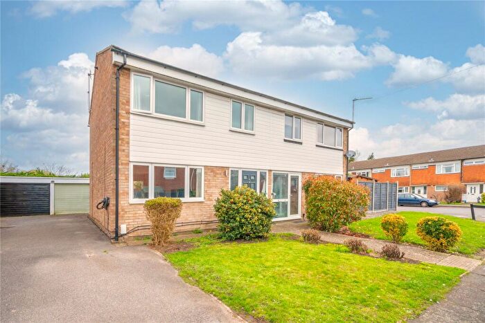 3 Bedroom Semi Detached House For Sale In Sandy Road, Addlestone, Surrey, KT15