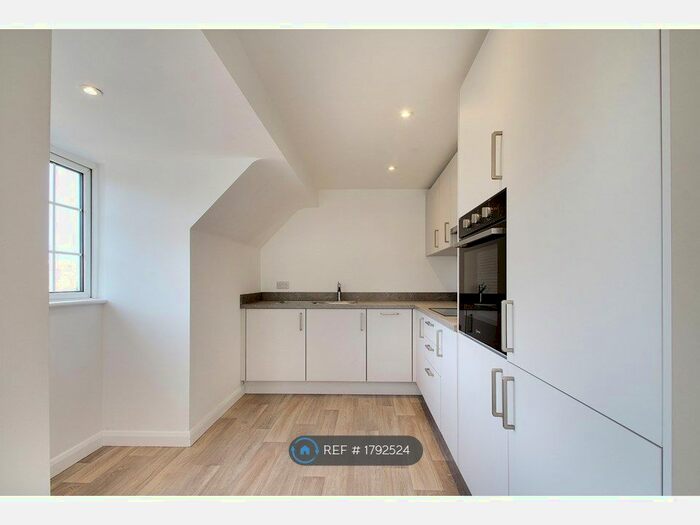 Studio To Rent In Parrock Road, Gravesend, DA12