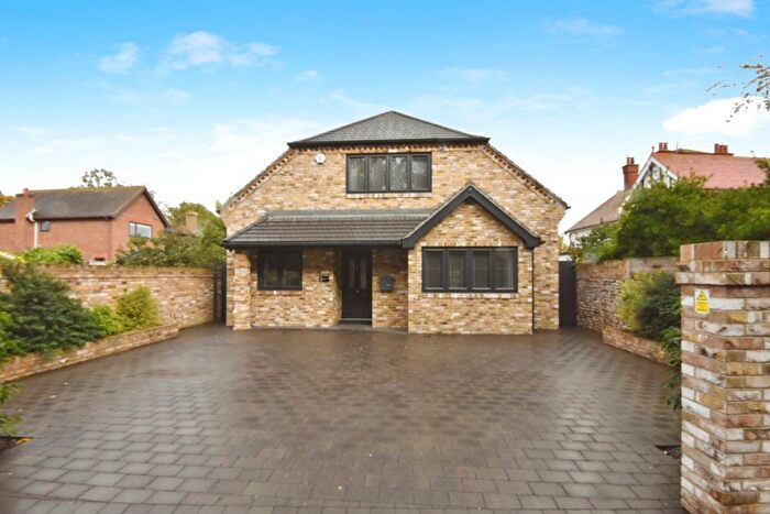 3 Bedroom Detached House For Sale In Lindenthorpe Road, Broadstairs, Kent, CT10