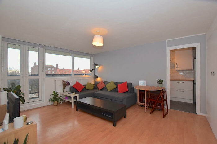 2 Bedroom Flat To Rent In Leontine Close, London, SE15