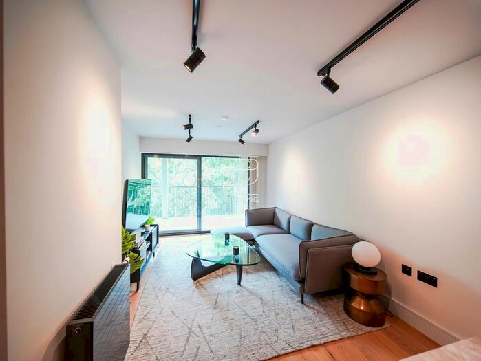 2 Bedroom Flat To Rent In Tower Bridge Road, London, SE1