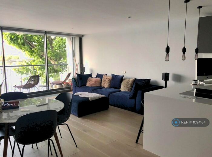 2 Bedroom Flat To Rent In Selsdon Way, London, E14